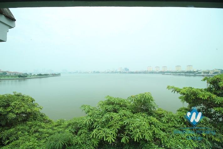 Beautiful house on the lakeside with splendid lakeview